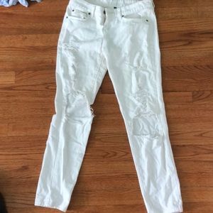 LF / carmax White ripped straight leg jean